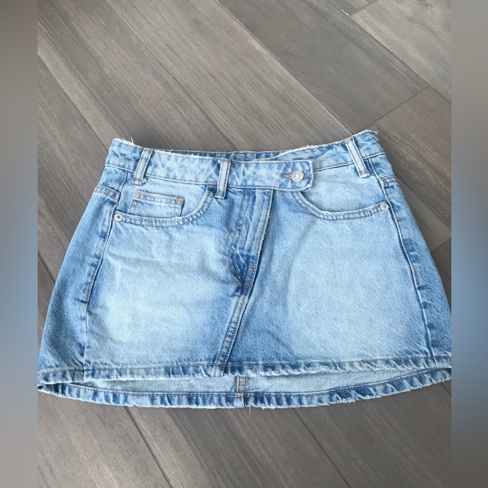 Cross over waist jean skirt Zara size xs